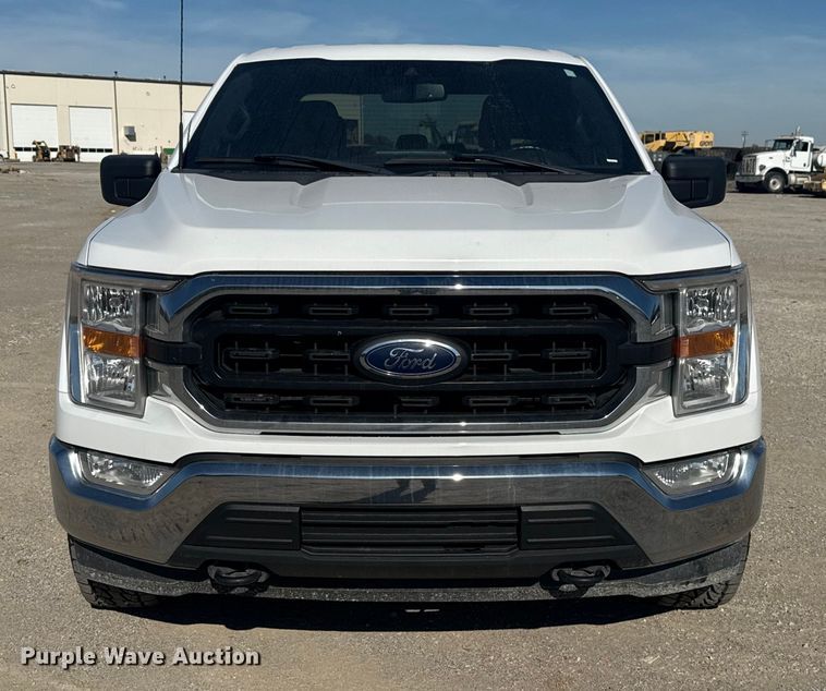 image for item DJ7989 2021 Ford F-150 SuperCrew pickup truck