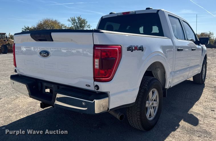 image for item DJ7989 2021 Ford F-150 SuperCrew pickup truck