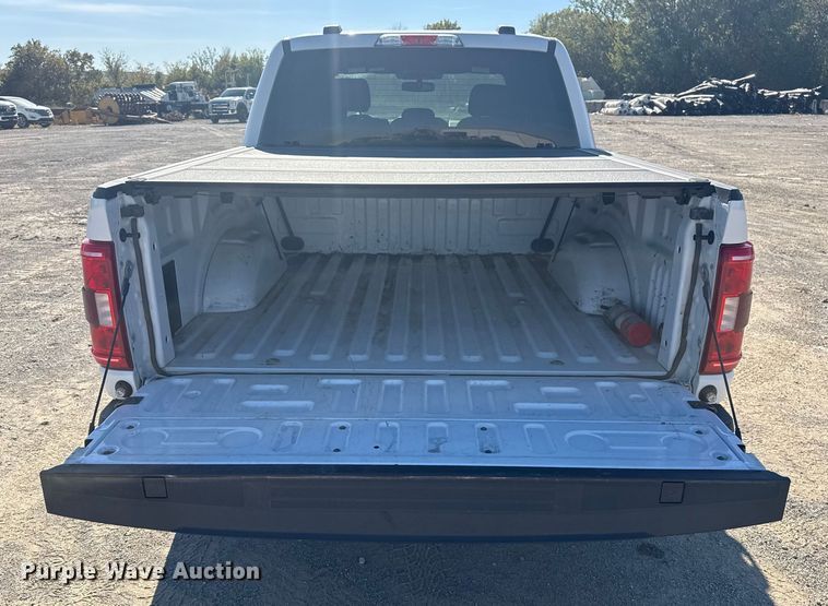 image for item DJ7989 2021 Ford F-150 SuperCrew pickup truck