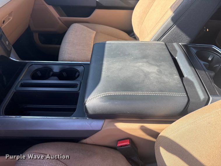 image for item DJ7989 2021 Ford F-150 SuperCrew pickup truck