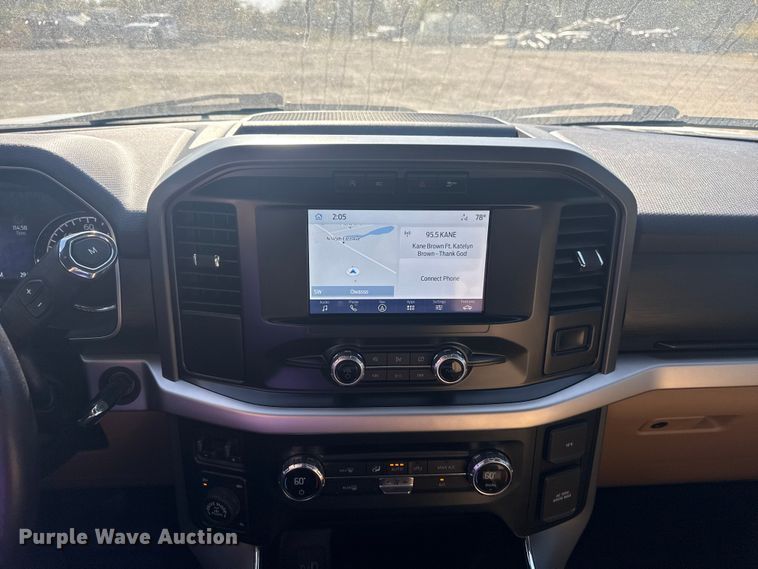 image for item DJ7989 2021 Ford F-150 SuperCrew pickup truck