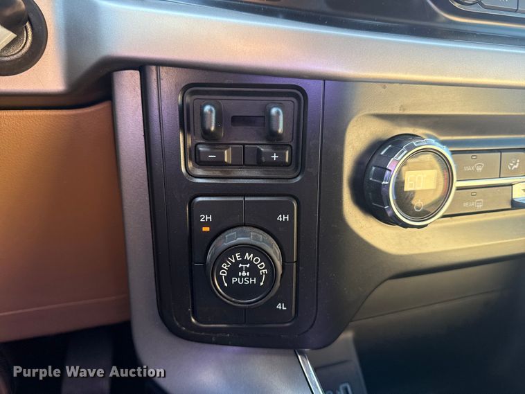 image for item DJ7989 2021 Ford F-150 SuperCrew pickup truck