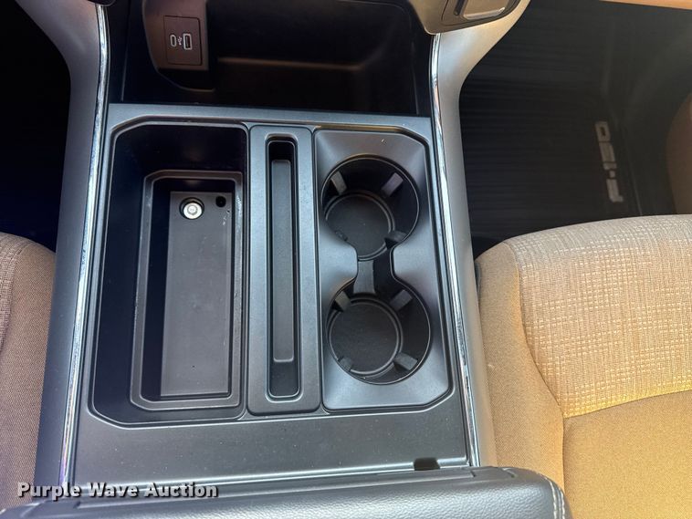 image for item DJ7989 2021 Ford F-150 SuperCrew pickup truck