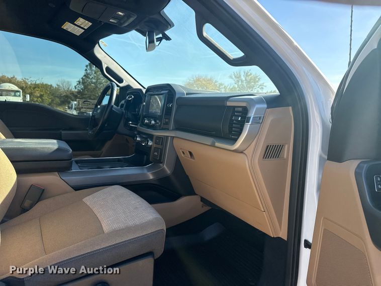 image for item DJ7989 2021 Ford F-150 SuperCrew pickup truck