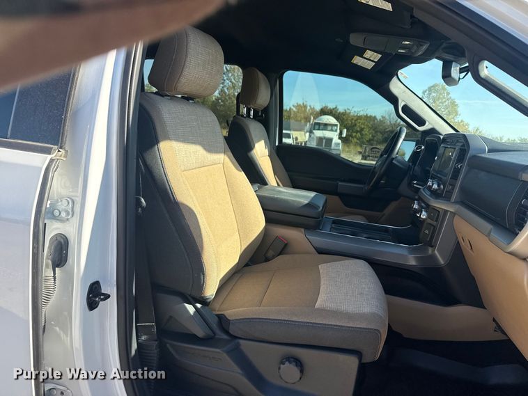 image for item DJ7989 2021 Ford F-150 SuperCrew pickup truck