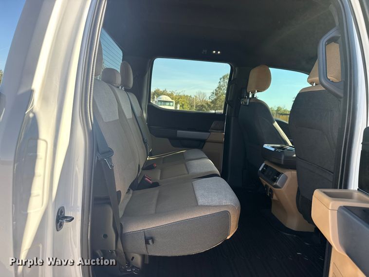 image for item DJ7989 2021 Ford F-150 SuperCrew pickup truck