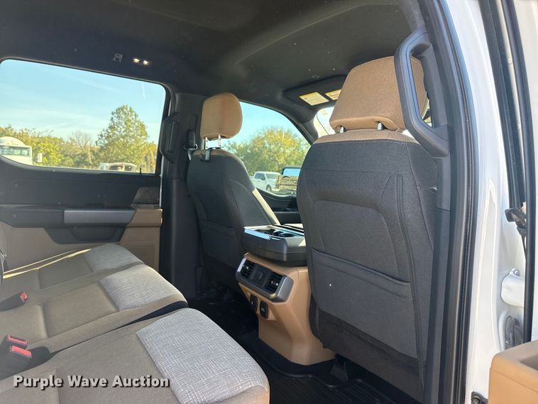 image for item DJ7989 2021 Ford F-150 SuperCrew pickup truck