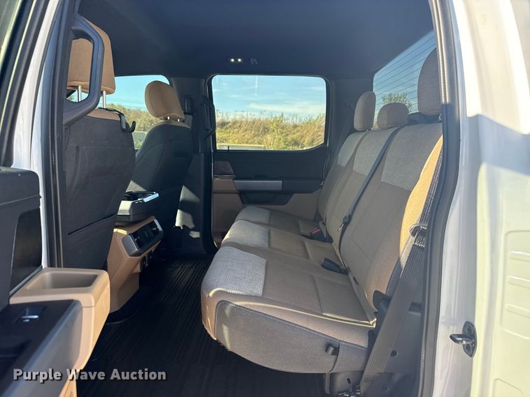 image for item DJ7989 2021 Ford F-150 SuperCrew pickup truck