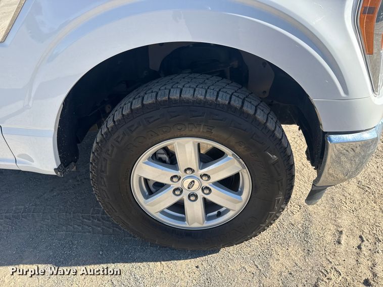 image for item DJ7989 2021 Ford F-150 SuperCrew pickup truck