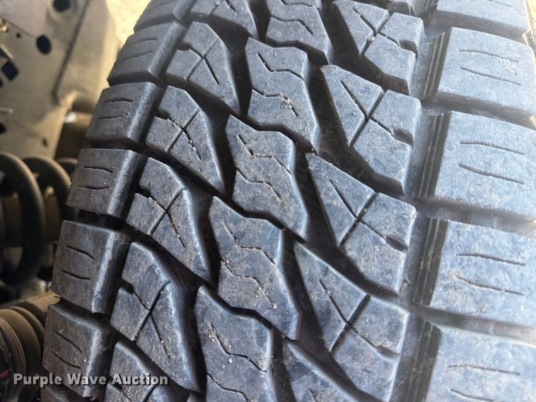 image for item DJ7989 2021 Ford F-150 SuperCrew pickup truck