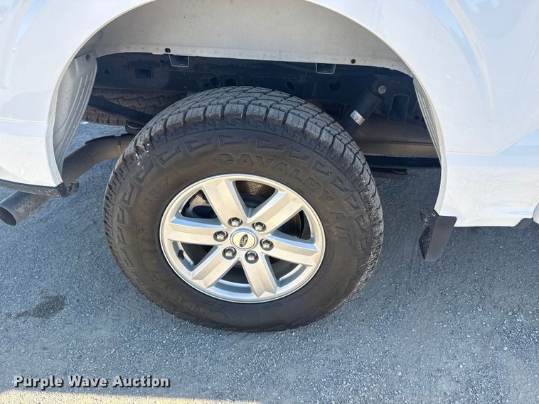 image for item DJ7989 2021 Ford F-150 SuperCrew pickup truck