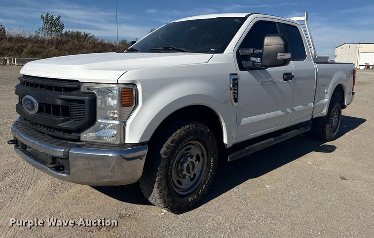 image for item DJ7990 2020 Ford F-250 SuperCab pickup truck