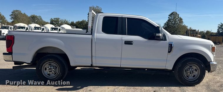 image for item DJ7990 2020 Ford F-250 SuperCab pickup truck