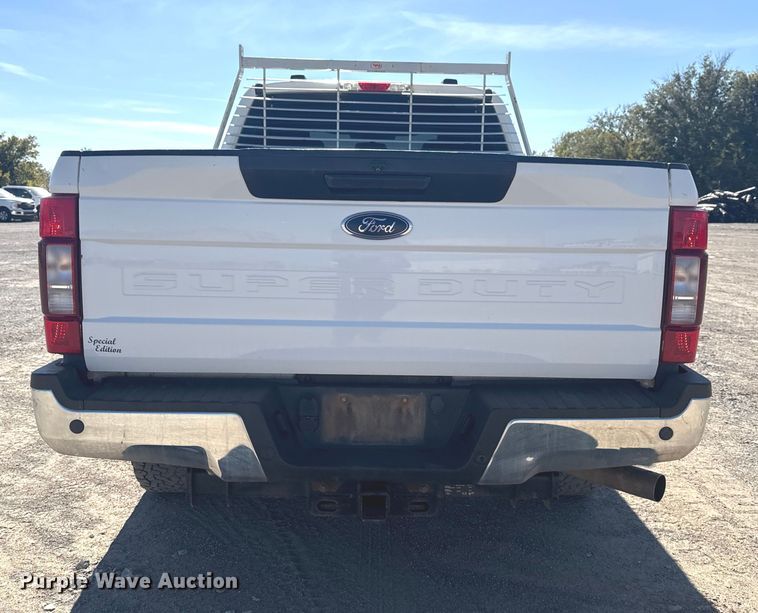 image for item DJ7990 2020 Ford F-250 SuperCab pickup truck