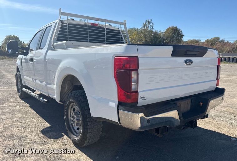 image for item DJ7990 2020 Ford F-250 SuperCab pickup truck