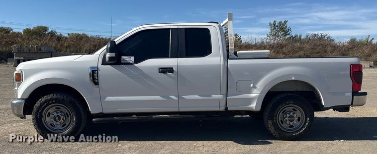 image for item DJ7990 2020 Ford F-250 SuperCab pickup truck