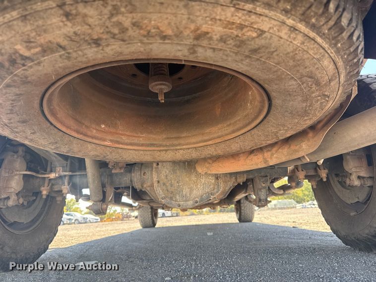 image for item DJ7990 2020 Ford F-250 SuperCab pickup truck