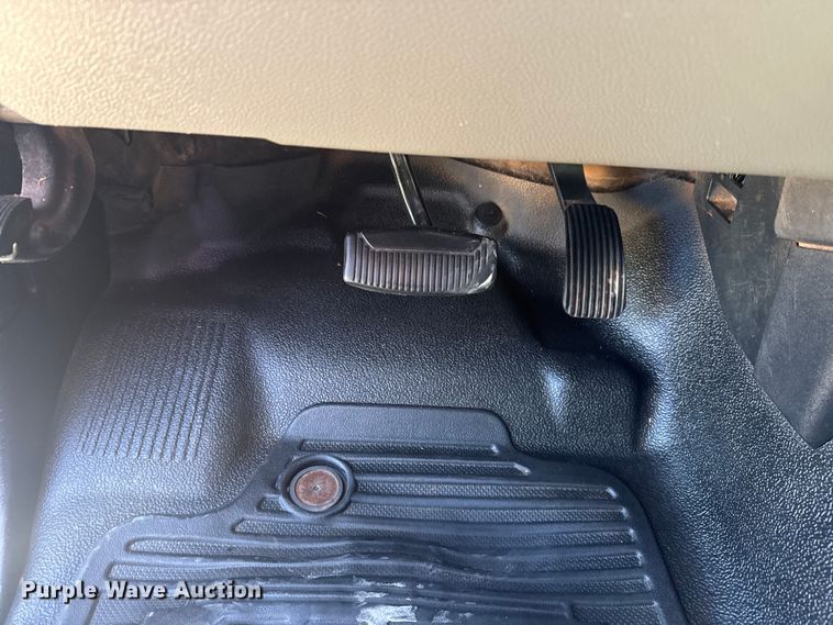 image for item DJ7990 2020 Ford F-250 SuperCab pickup truck