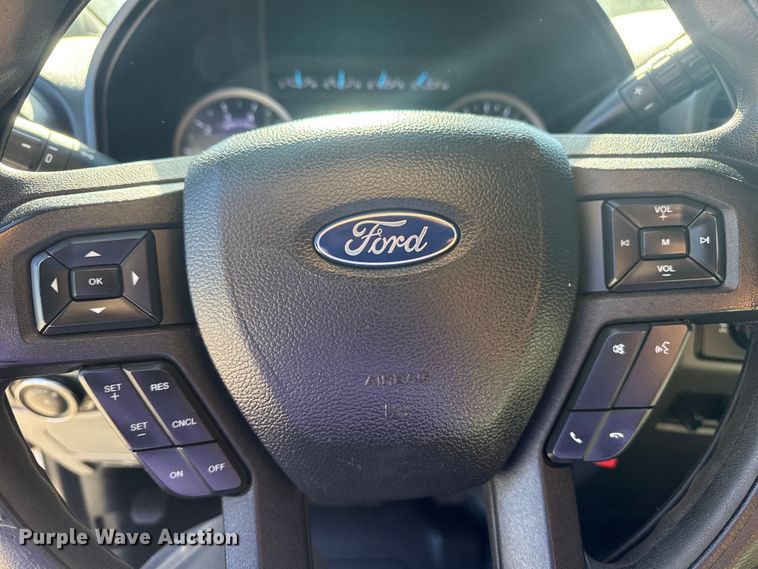 image for item DJ7990 2020 Ford F-250 SuperCab pickup truck