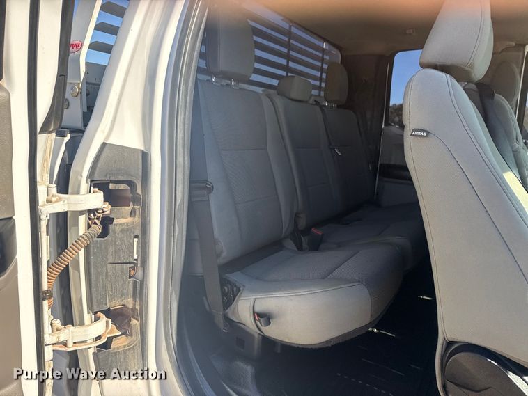 image for item DJ7990 2020 Ford F-250 SuperCab pickup truck