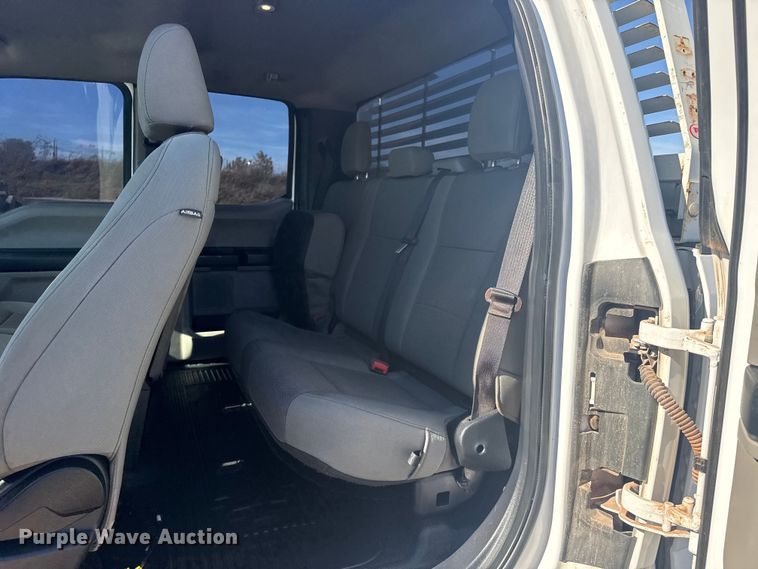 image for item DJ7990 2020 Ford F-250 SuperCab pickup truck