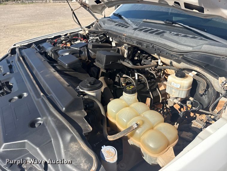 image for item DJ7990 2020 Ford F-250 SuperCab pickup truck