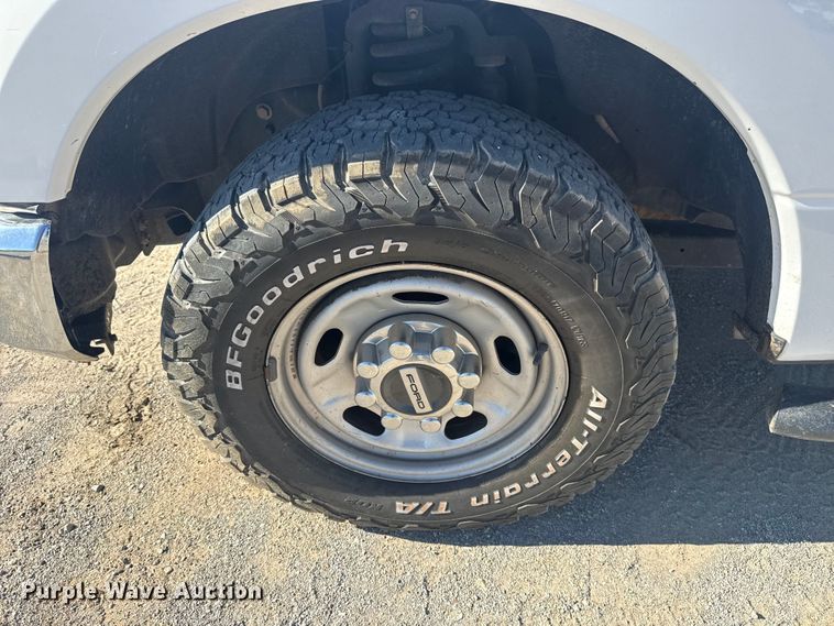 image for item DJ7990 2020 Ford F-250 SuperCab pickup truck