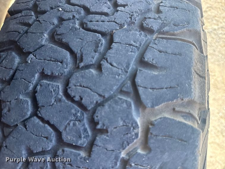 image for item DJ7990 2020 Ford F-250 SuperCab pickup truck