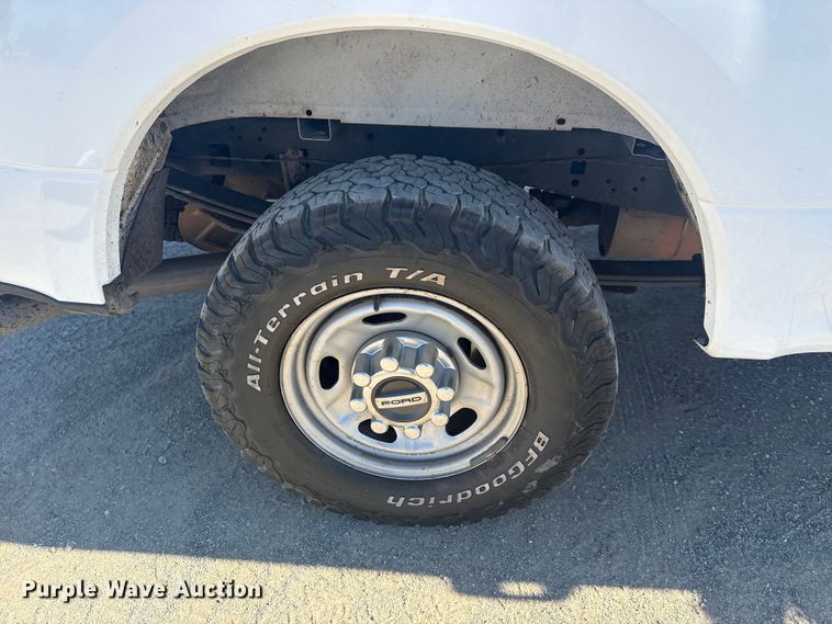 image for item DJ7990 2020 Ford F-250 SuperCab pickup truck