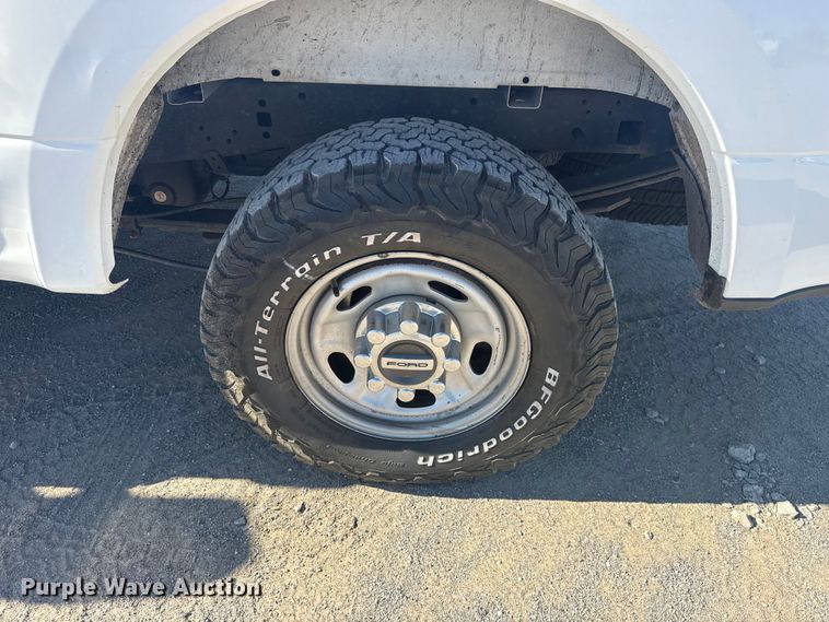 image for item DJ7990 2020 Ford F-250 SuperCab pickup truck