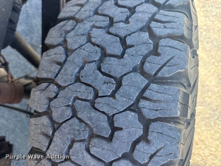 image for item DJ7990 2020 Ford F-250 SuperCab pickup truck