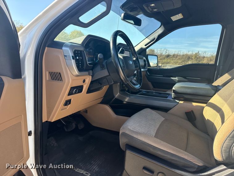 image for item DJ7991 2022 Ford F-150 SuperCrew pickup truck