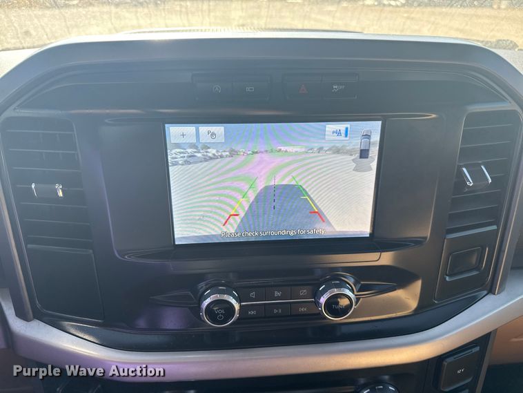 image for item DJ7991 2022 Ford F-150 SuperCrew pickup truck