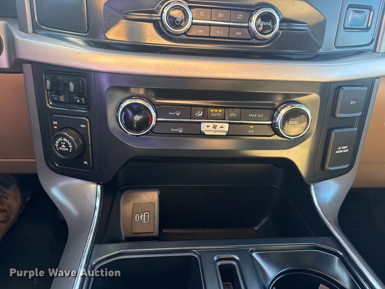 image for item DJ7991 2022 Ford F-150 SuperCrew pickup truck