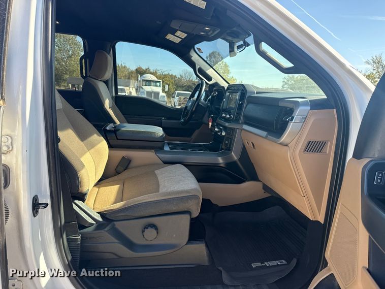 image for item DJ7991 2022 Ford F-150 SuperCrew pickup truck