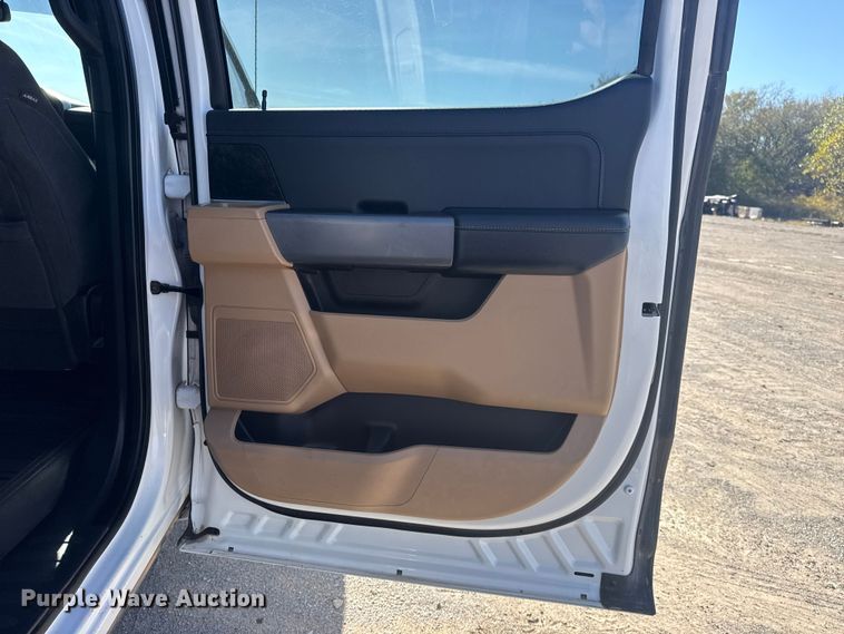 image for item DJ7991 2022 Ford F-150 SuperCrew pickup truck