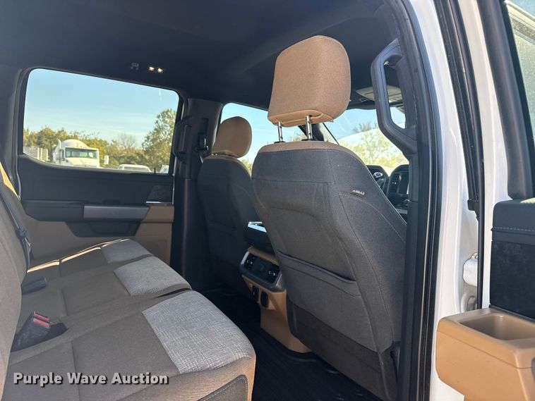 image for item DJ7991 2022 Ford F-150 SuperCrew pickup truck