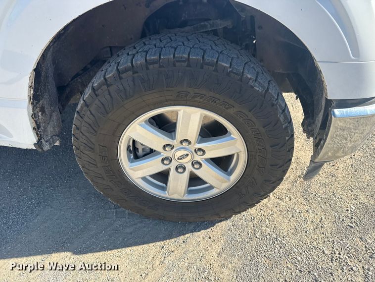 image for item DJ7991 2022 Ford F-150 SuperCrew pickup truck