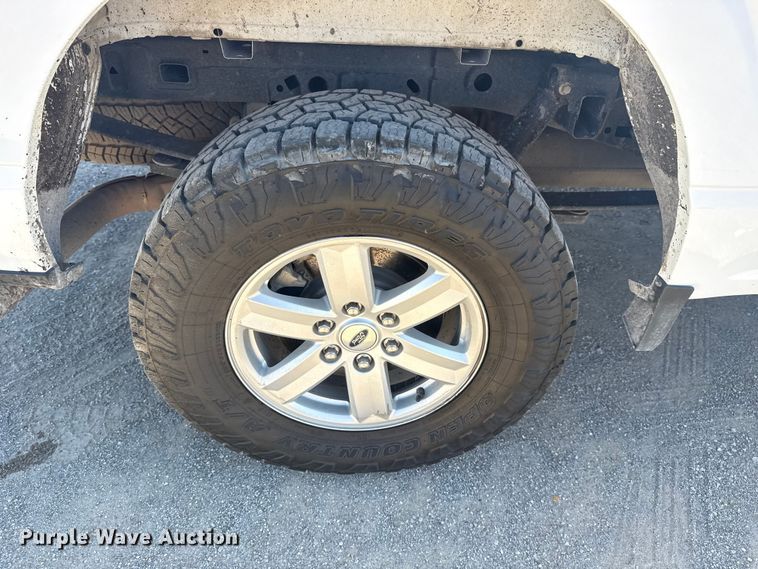 image for item DJ7991 2022 Ford F-150 SuperCrew pickup truck