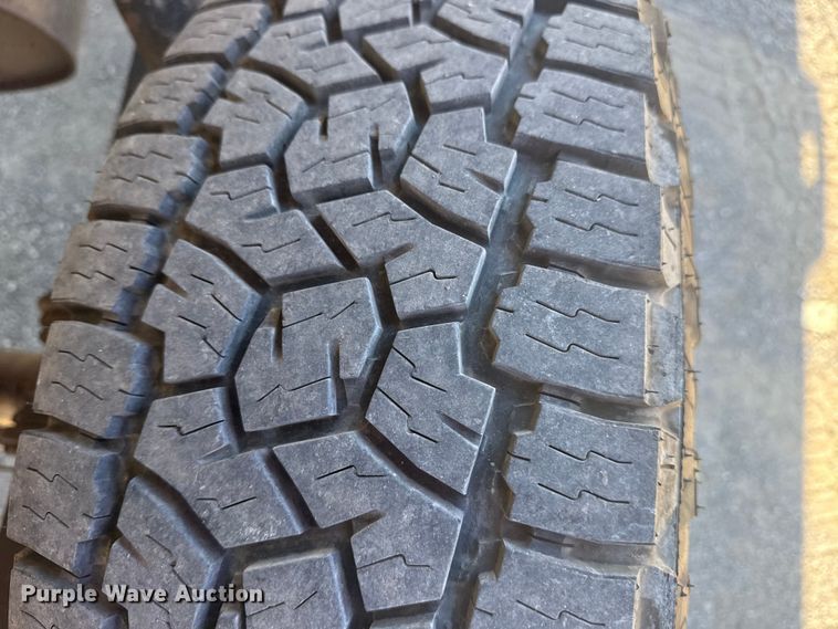 image for item DJ7991 2022 Ford F-150 SuperCrew pickup truck