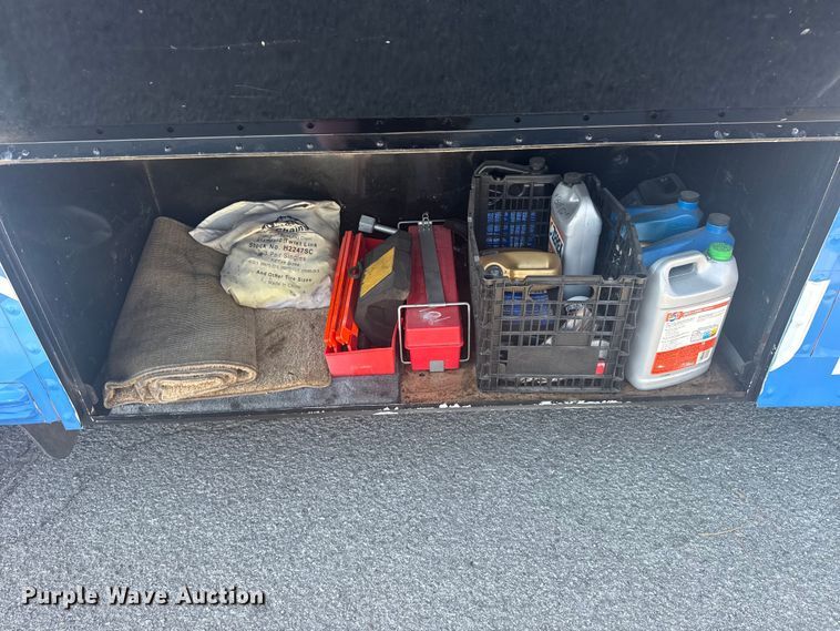 image for item DJ7992 2001 Blue Bird All American school bus