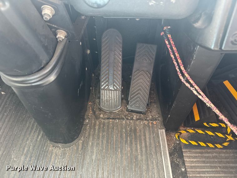 image for item DJ7992 2001 Blue Bird All American school bus