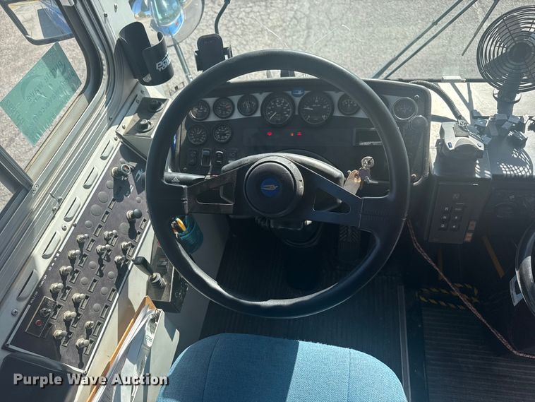 image for item DJ7992 2001 Blue Bird All American school bus