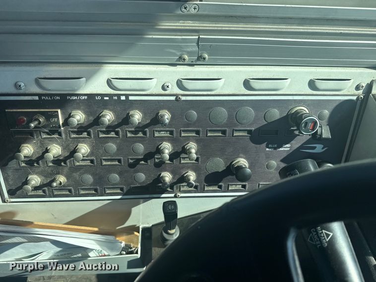 image for item DJ7992 2001 Blue Bird All American school bus