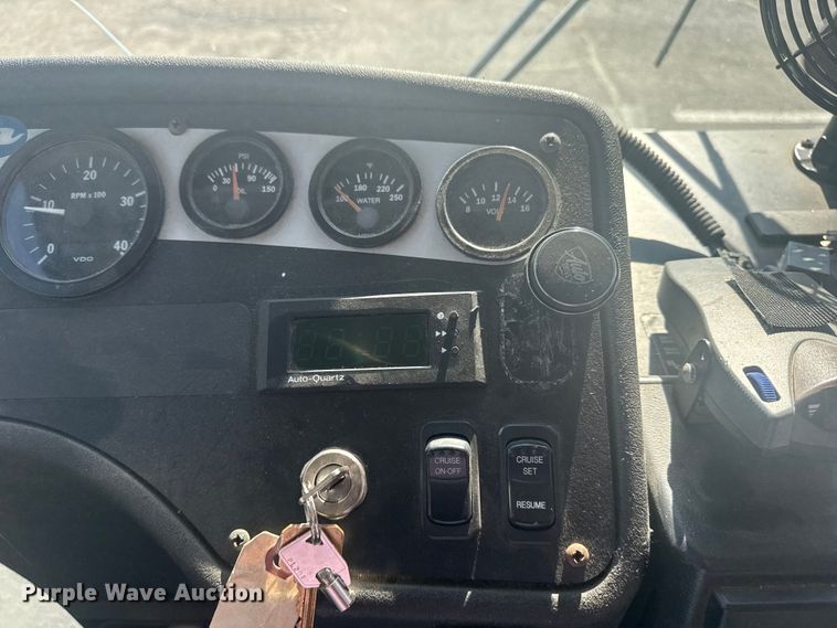 image for item DJ7992 2001 Blue Bird All American school bus