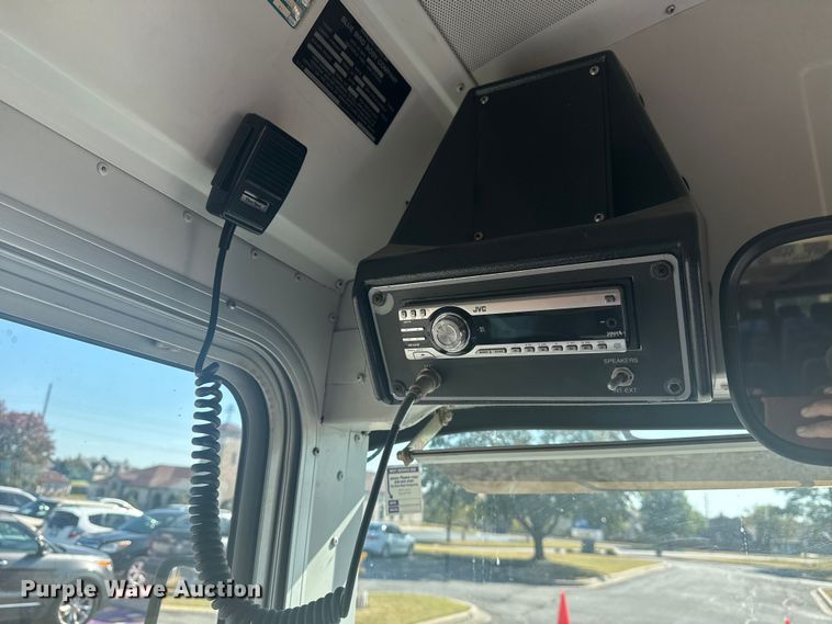 image for item DJ7992 2001 Blue Bird All American school bus