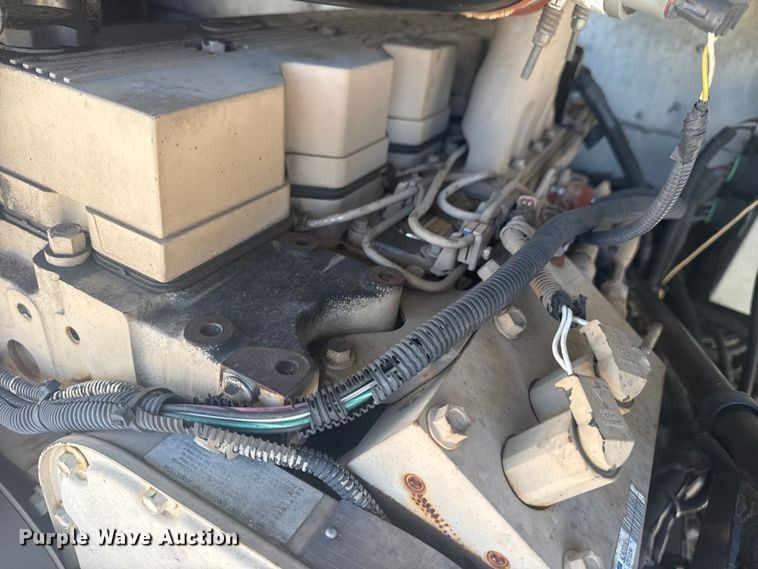 image for item DJ7992 2001 Blue Bird All American school bus