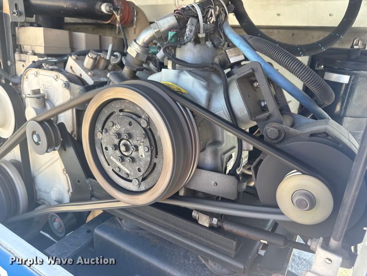 image for item DJ7992 2001 Blue Bird All American school bus