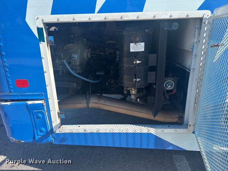 image for item DJ7992 2001 Blue Bird All American school bus