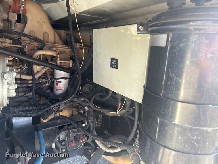 image for item DJ7992 2001 Blue Bird All American school bus